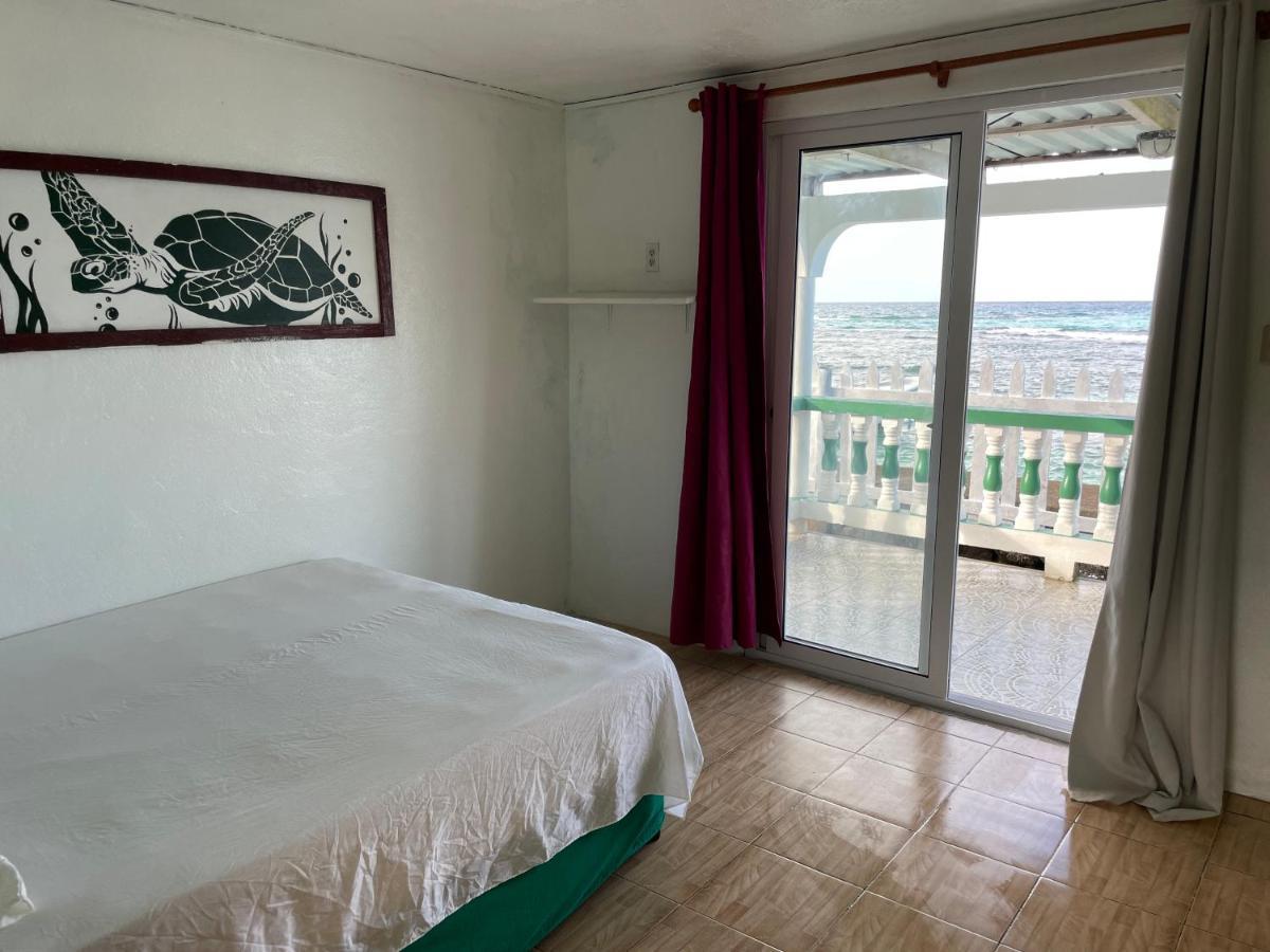 The Wave Hostel Corn Island Brig Bay Esterno foto