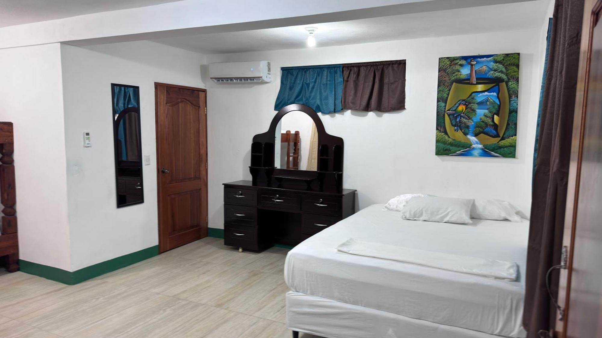 The Wave Hostel Corn Island Brig Bay Esterno foto